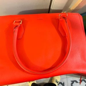 Blush brand wine bag.  Large purse with access for box of wine. 12”x 18”